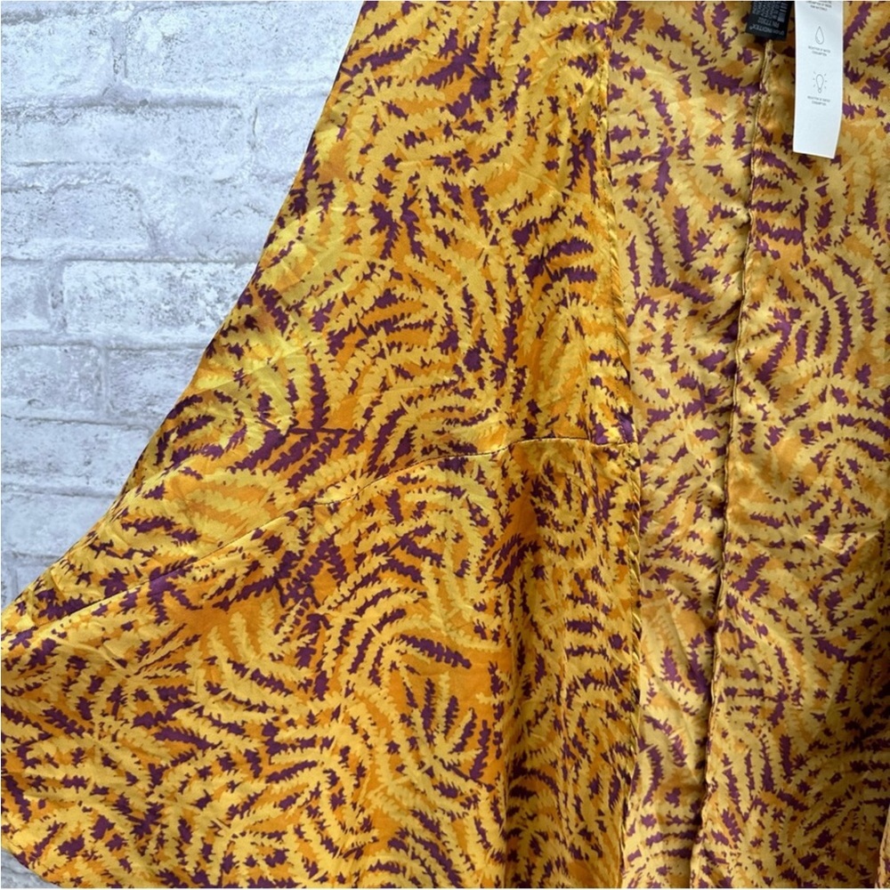 Zara ๐ Autumn Silky Shawl in Gold & Burgundy - Picture 4 of 13
